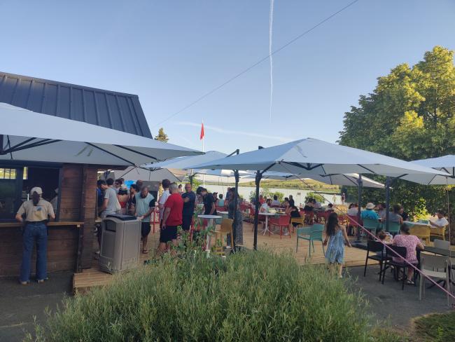 Super-Besse: une station 4 saisons avec une nouvelle terrasse surplombant le lac des Hermines